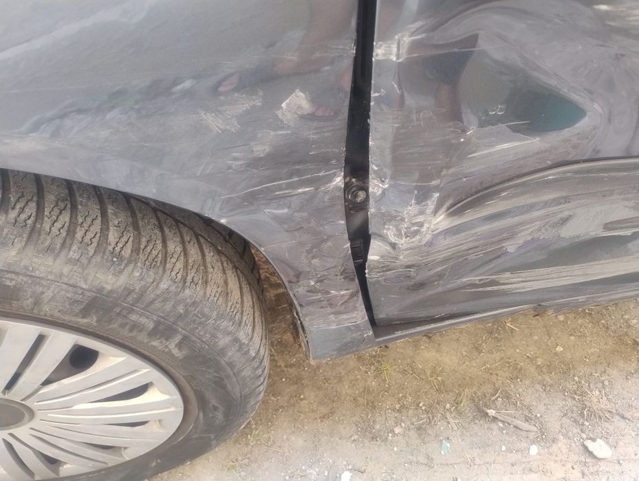 Vând  Skoda  pentru dezmembrare /reparare /