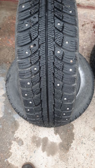 Продам шины шипованные , бу и без дисков