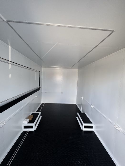 Търговско ремарке със електричество 4*2.30*2.30м