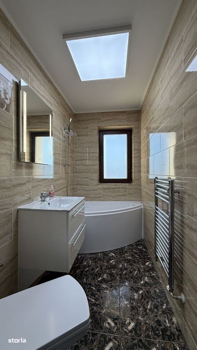 Apartament 4 camere, renovat complet, 2 băi, 2 balcoane, lângă spital