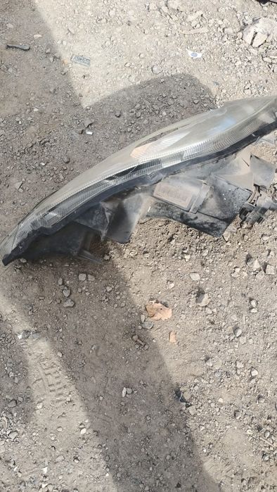 Фары на Рено Трафик