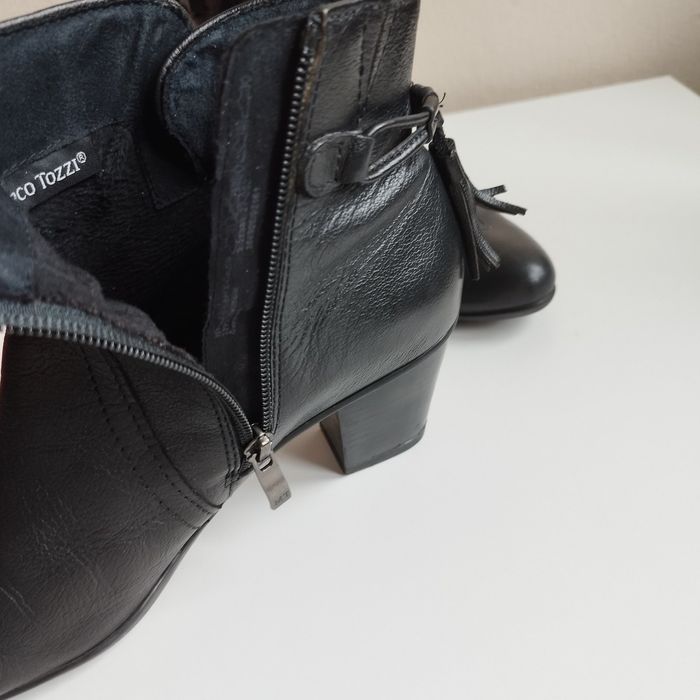 Marco Tozzi  39 номер черни кожени боти на ток
Черни кожени боти
Стелк