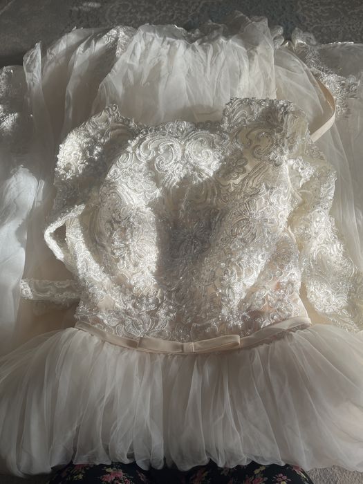 Свадебное платье срочно продам!