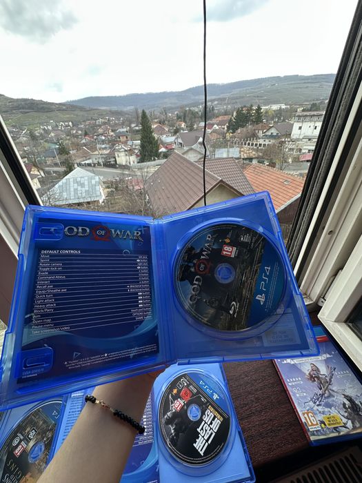 4 jocuri PS4 – God of War, The Last of Us, Horizon, Assassin’s Creed