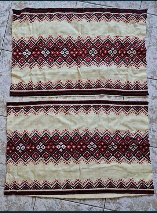 Калъфки и каре шити на ръка върху панама! Автентични! Чисто нови!
Покр