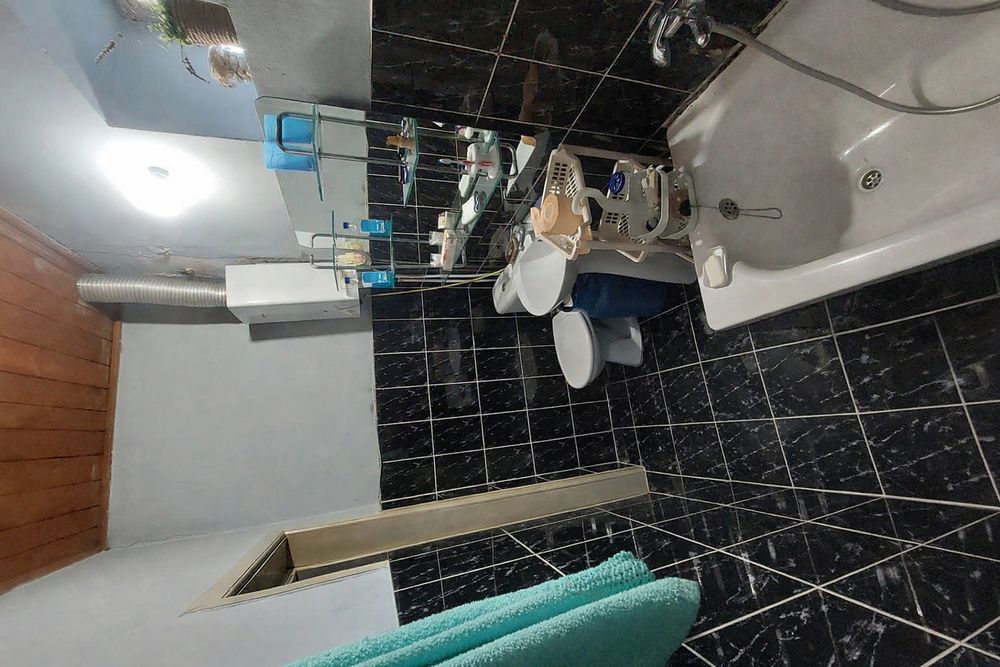 Vand casa cu anexe si teren generos in satul Rontau.