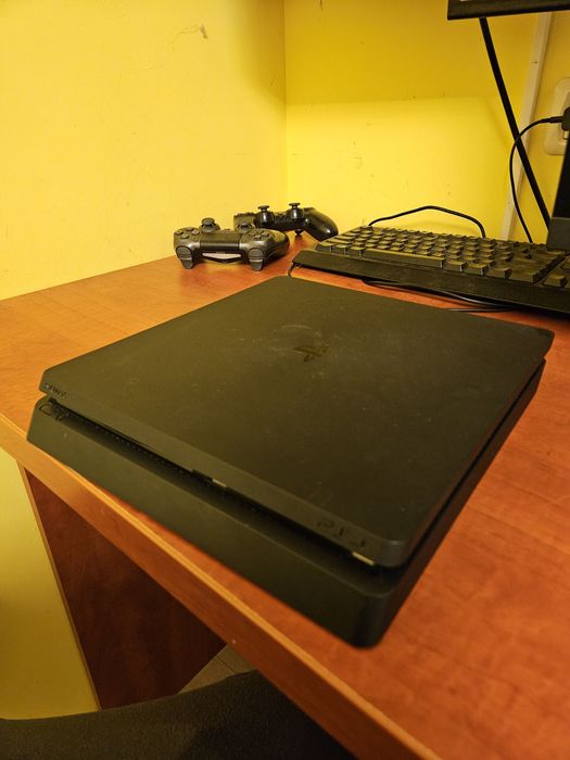 PS4 Slim 1Tb cu sigiliu