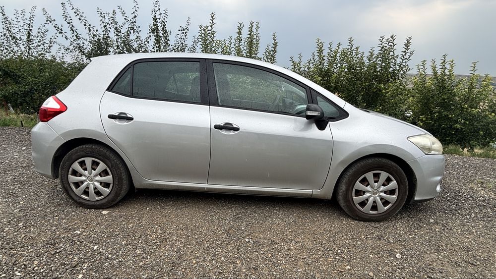 Toyota Auris 2011