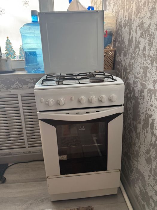 Газовая плита с духовкой