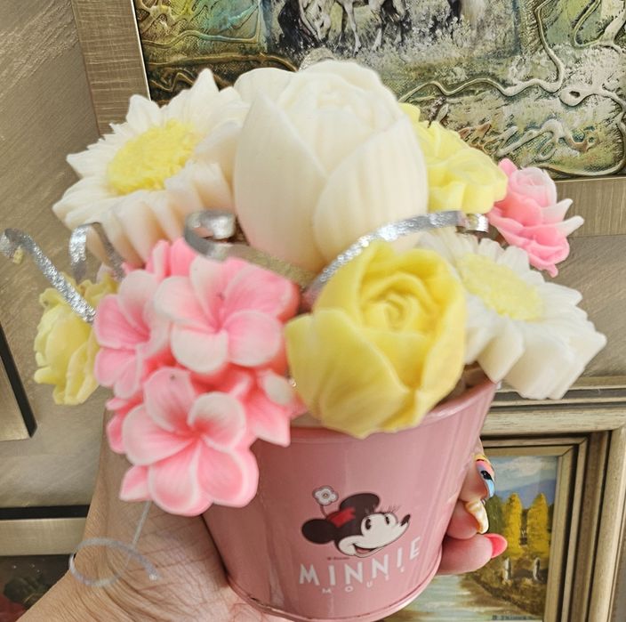 Ръчно изработени букети и кашпи от глицеринов сапун