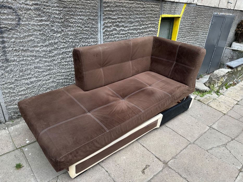 Диван , много запазен.