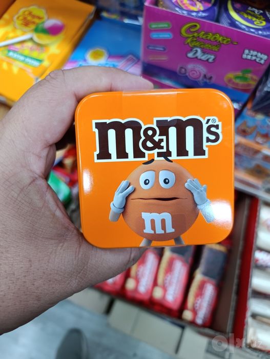 M&MS жестяная банка.
