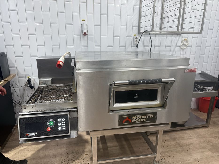 Cuptor moretti forni tunel covrigi electric