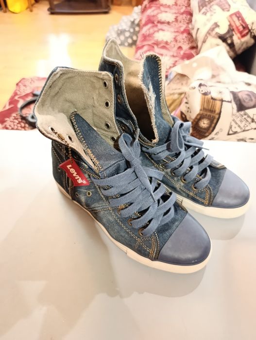 Продам Кеды Levi's оригинал!