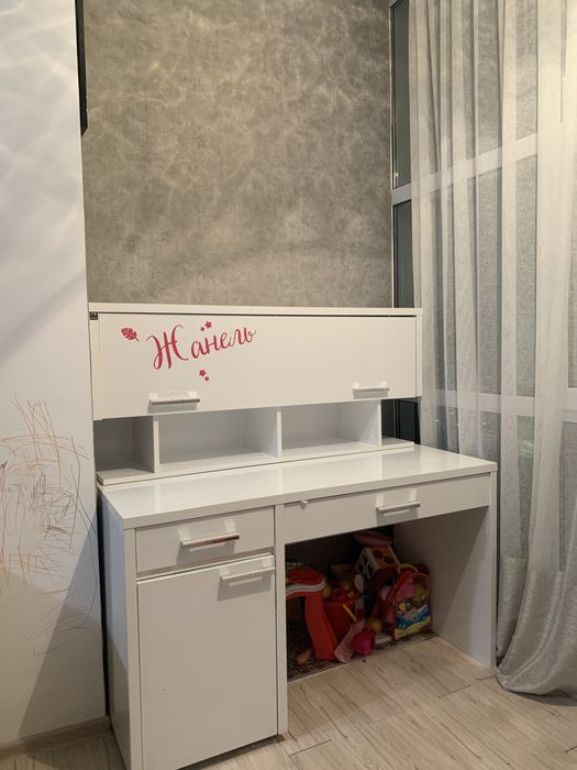 Письменный стол