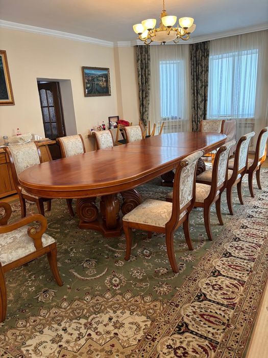 Срочно продам стол