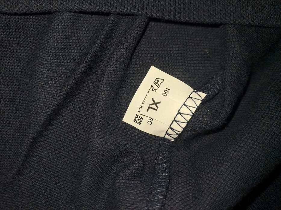 Geaca Bosch noua marimea  XL + cadou bluza XL + cadou cana Bosch