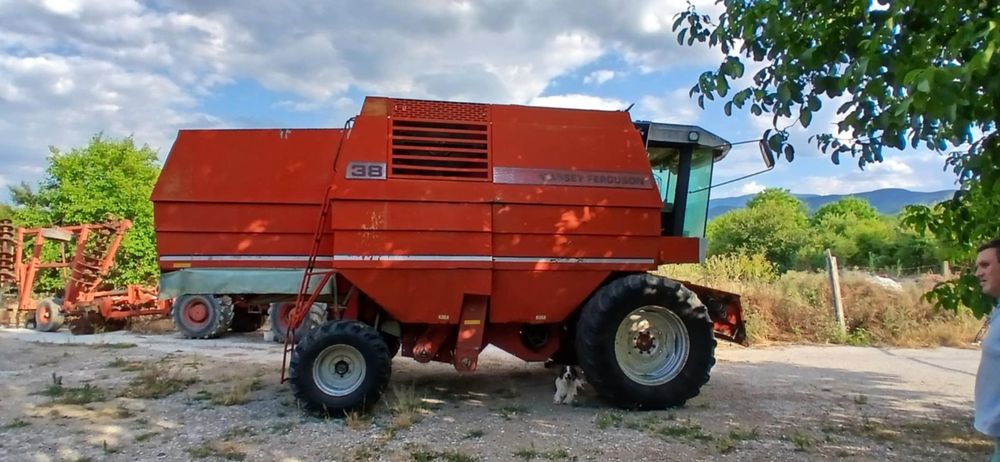 Комбайн Massey Fergusen 38,300к.с