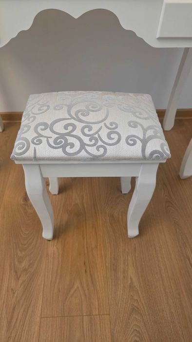 Masa de toaleta/machiaj stil Victorian, oglinda, taburet, sertare, Alb