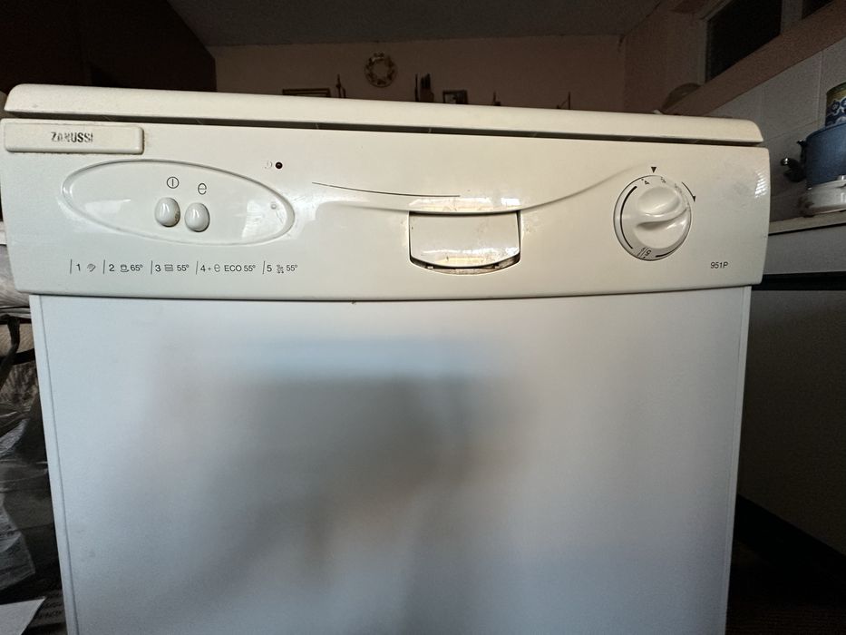 Съдомиялна Zanussi