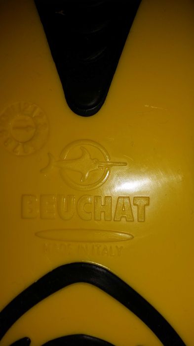 НОВИ Професионални плавници Beuchat,Италия, размер  40-41+.