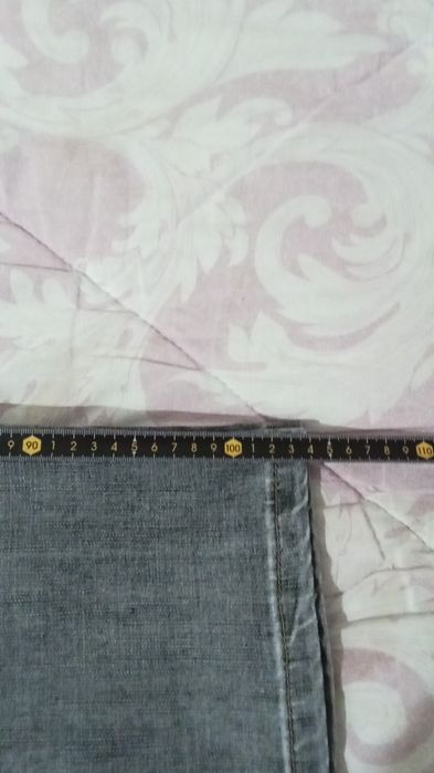 Продаются мужские джинсы