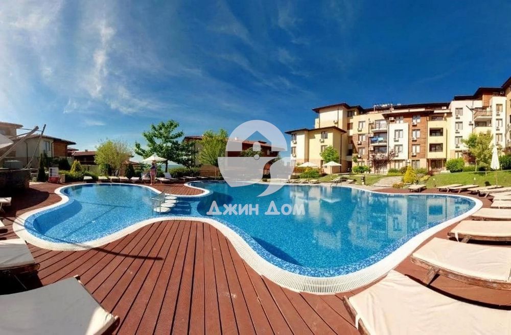 Едностаен апартамент с ГЛЕДКА МОРЕ в к-с ,,Райска градина‘‘ („Garden