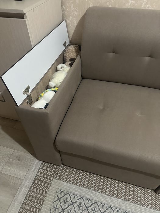 Продам диван с оттоманкой