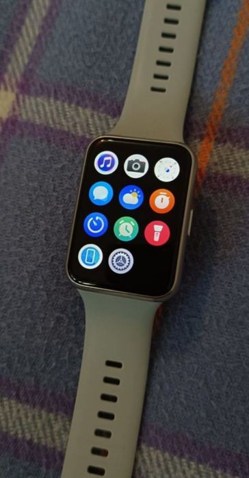 Смарт-часы Huawei Watch FIT 2