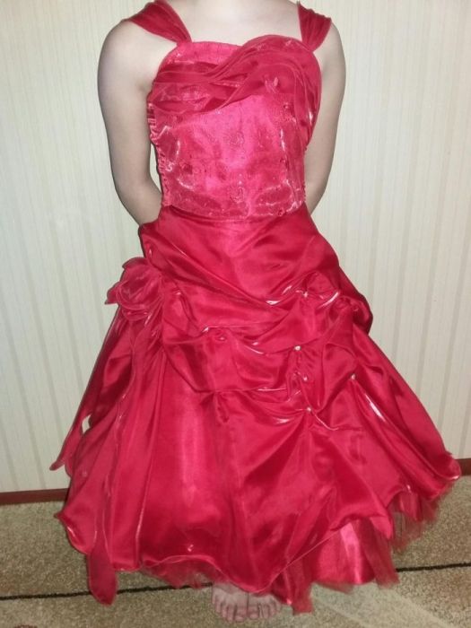 Красное платье для ребенка