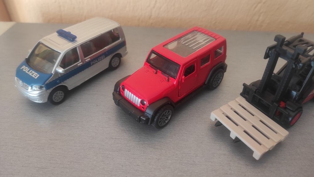 Метални камиони мащаб 1:50