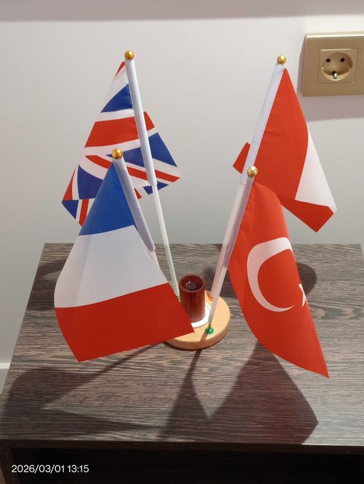 Значки флажки Украина и другие от 1500т