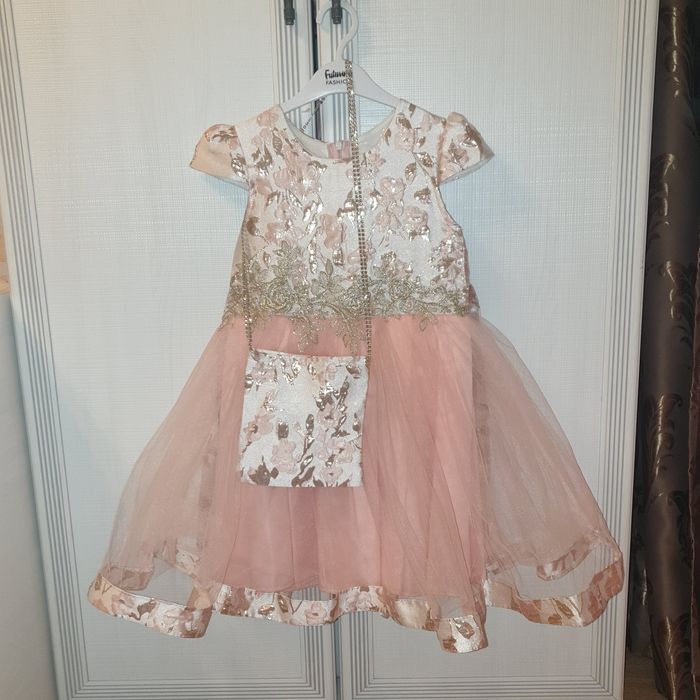 Платье нарядное девочке