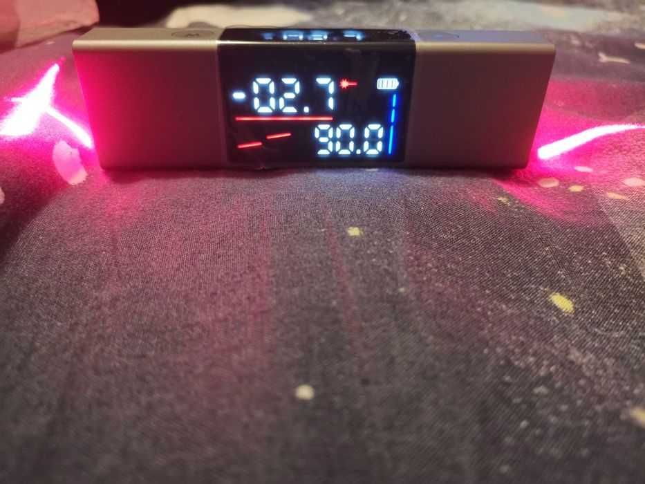 nivela boloboc cumpănă digitala cu dubla afișaj și laser cu acumulator