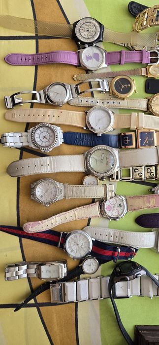 Lot 32 ceasuri pentru dama.