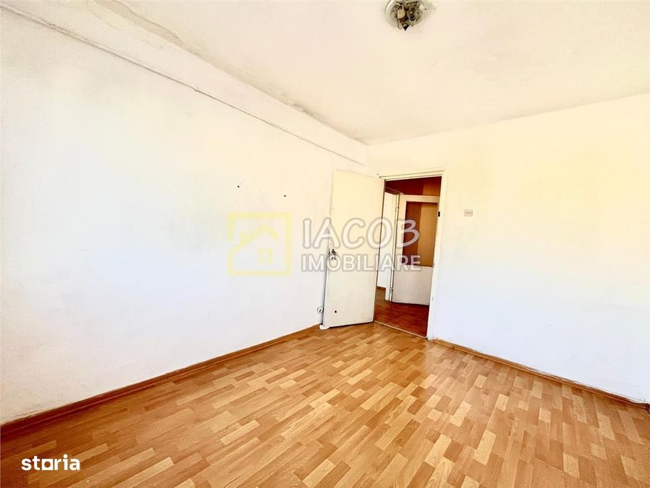 Apartament 3 camere, str. Milcov, Bacau