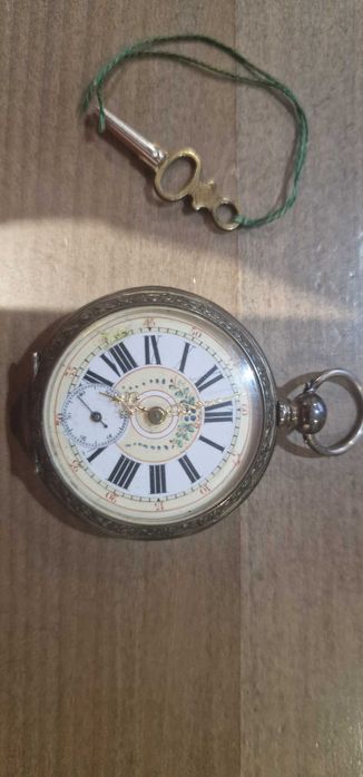 Продавам стар сребърен работещ Швейцарски часовник Цилиндър от 19 век