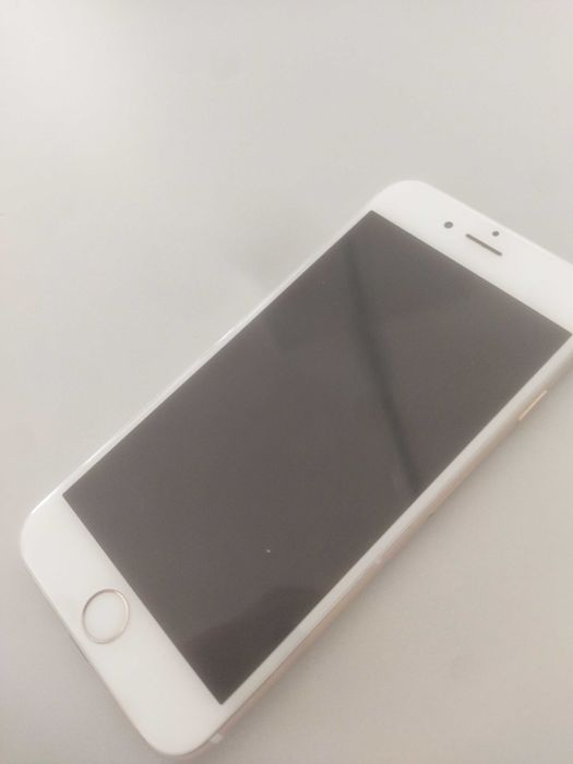 iPhone 6s в идеальном состоянии