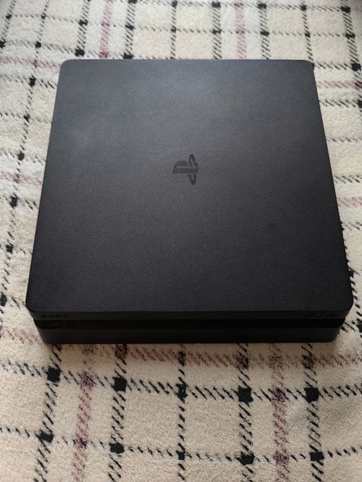 Playstation 4 slim