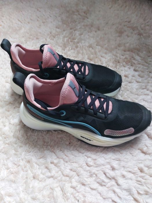Дамски маратонки PUMA номер 42.5