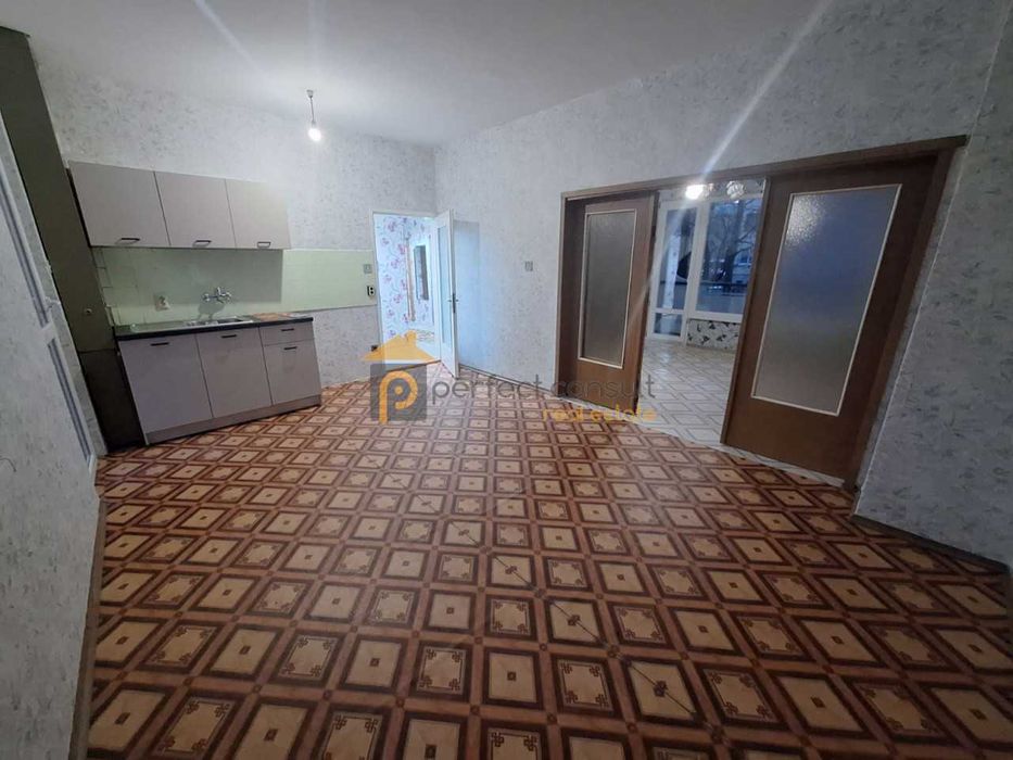 Продава се Тристаен апартамент в Пловдив, Каменица 2 - 94 кв.м за 885 €/кв.м - Снимка #2