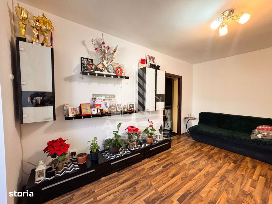 Apartament cu 2 camere, renovat, etaj 3/4, zona Solventul in Timisoara