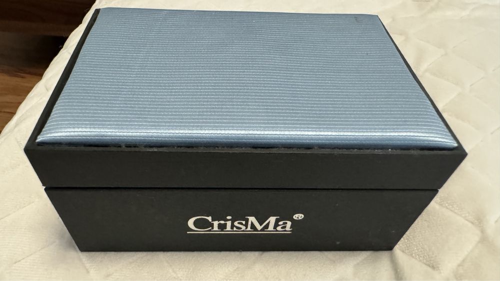 Луксозен комплект вратовръзка, кърпичка и ръкавели