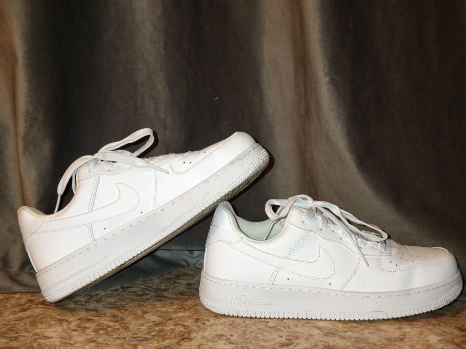 Кроссовки Nike 
Продам кроссовки Nike Air Force 1 б