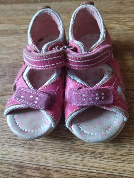 Сандалии кожаные