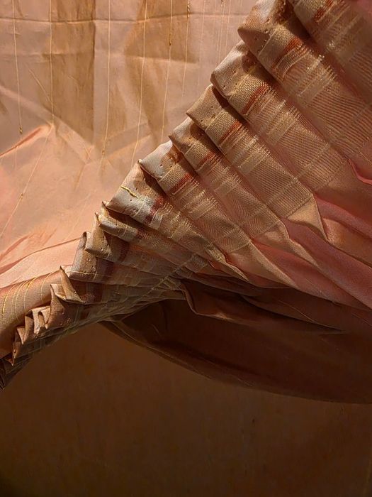 Пердета цвят пепел от рози втора употреба