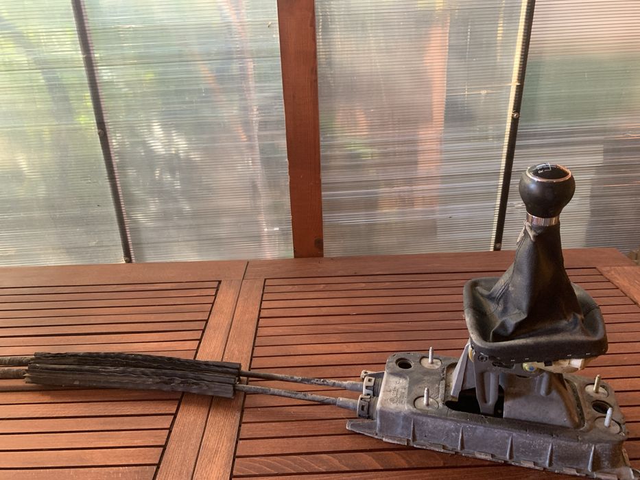 Nuca + manson schimbator de viteze cu tot cu cabluri de comanda GOLF 5