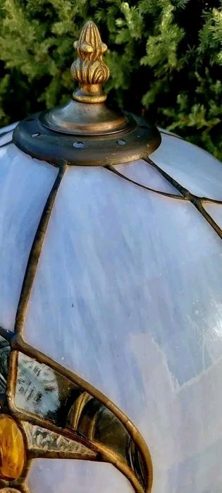 Lampă stil Tiffany.