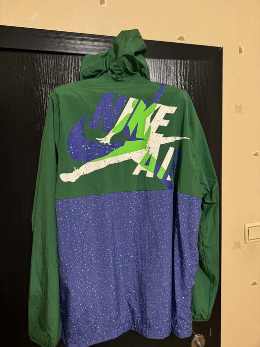 Уникална ветровка Nike air jordan