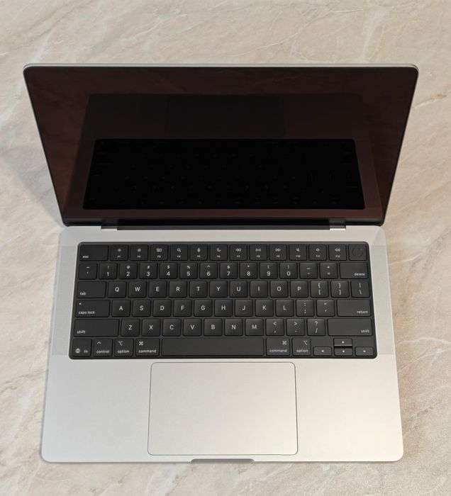 MacBook Pro 14 M5 24/1TB новый